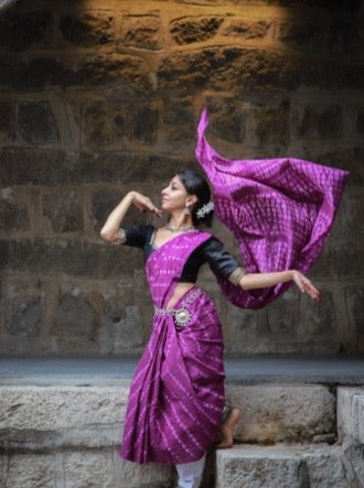 Extra long cotton practice saree specially designed for dancers, hand block printed all the way from Jaipur. Want something unique for your practice sessions? Perfect to sweat it out in dance class for all your Bharatanatyam, Kuchipudi, Odissi dancers!